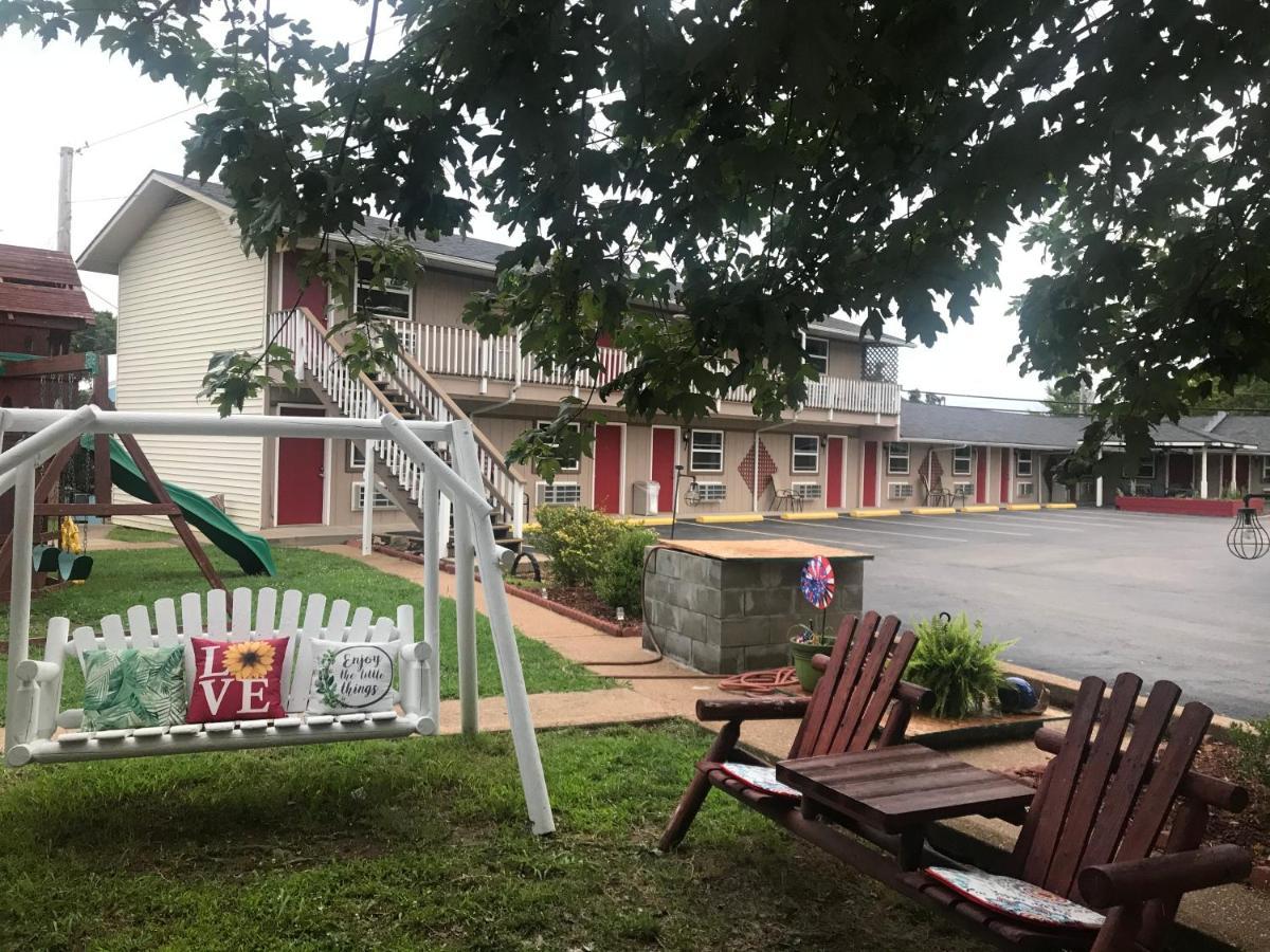 Hunter'S Friend Resort On Indian Point Exterior photo