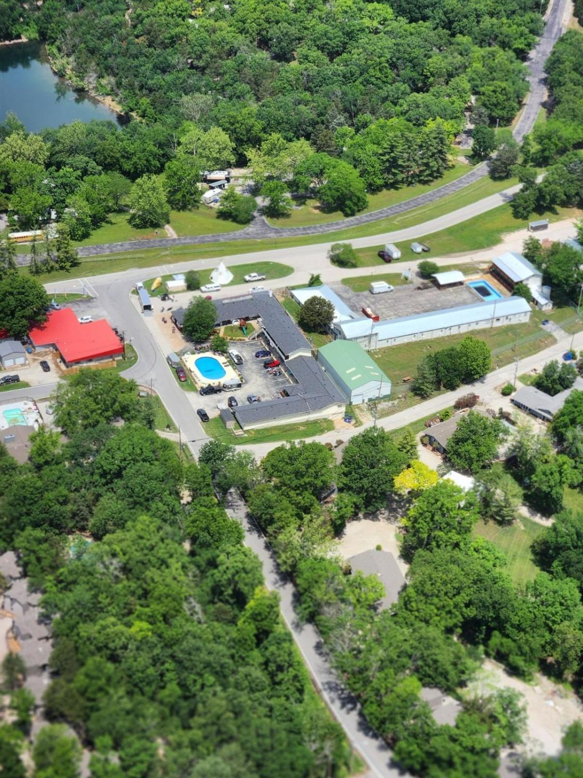 Hunter'S Friend Resort On Indian Point Exterior photo