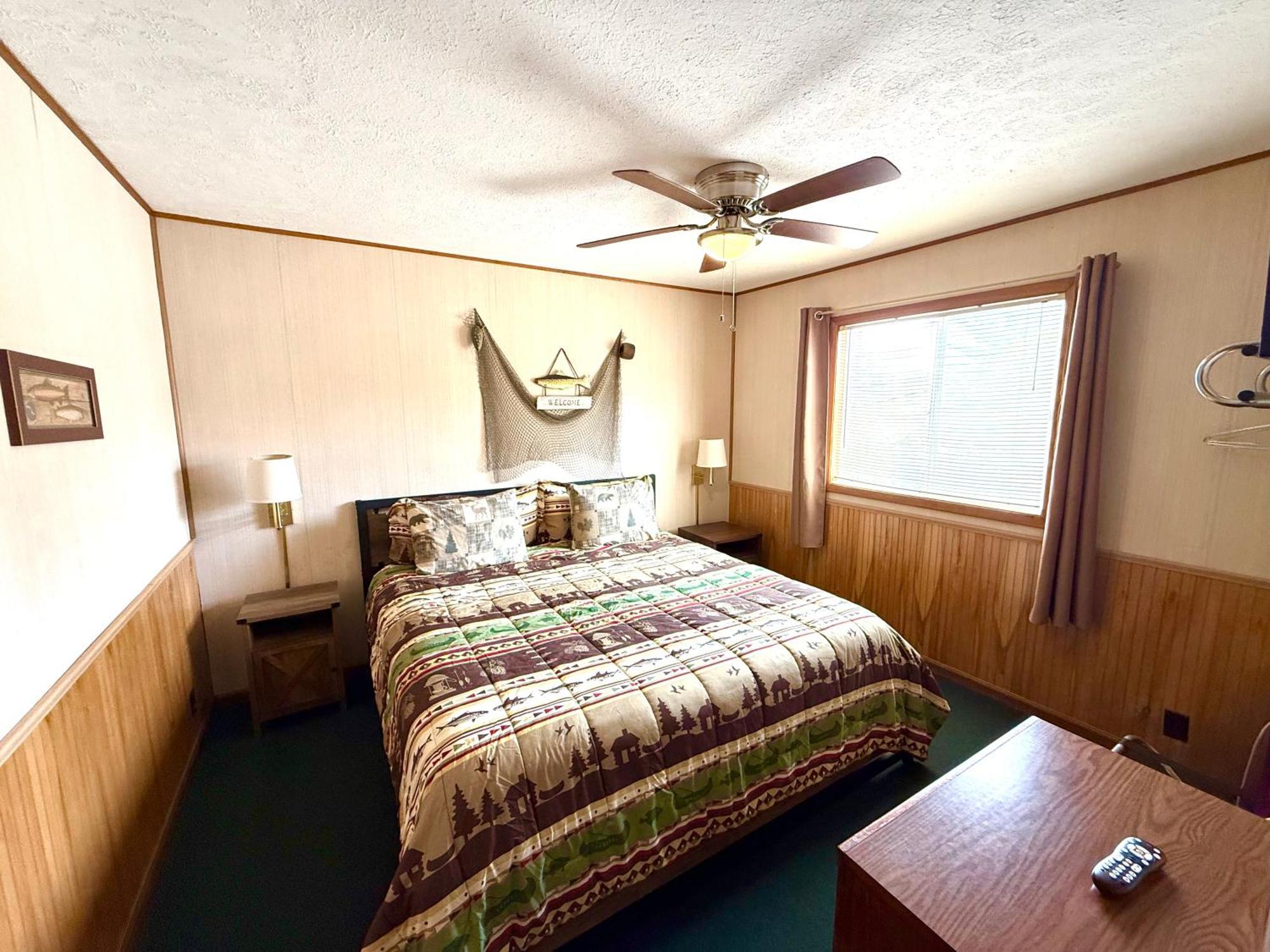 Hunter'S Friend Resort On Indian Point Exterior photo