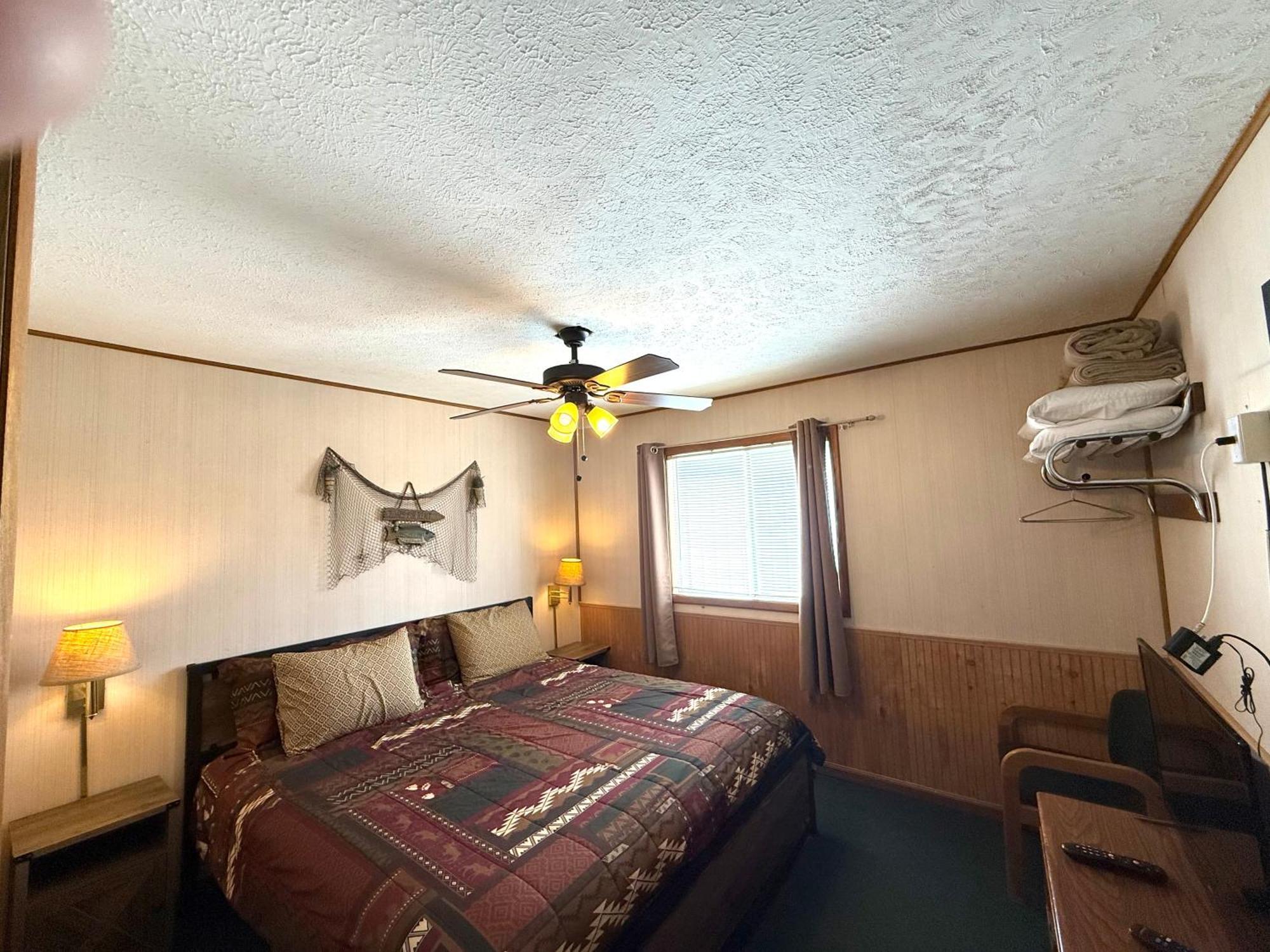 Hunter'S Friend Resort On Indian Point Exterior photo