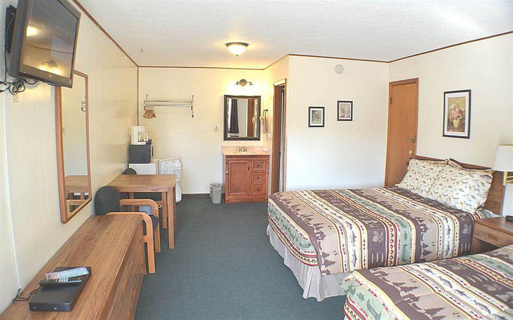 Hunter'S Friend Resort On Indian Point Exterior photo
