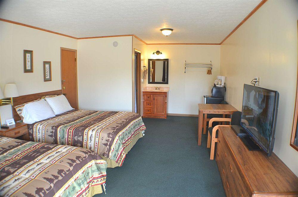 Hunter'S Friend Resort On Indian Point Exterior photo